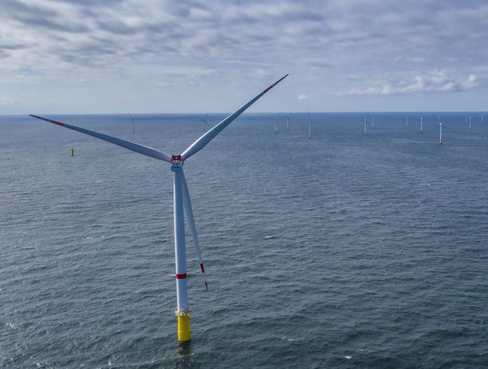 Offshore_wind_turbine_-_wind_farm_Seamade_Elicio_-_North_Sea.jpg