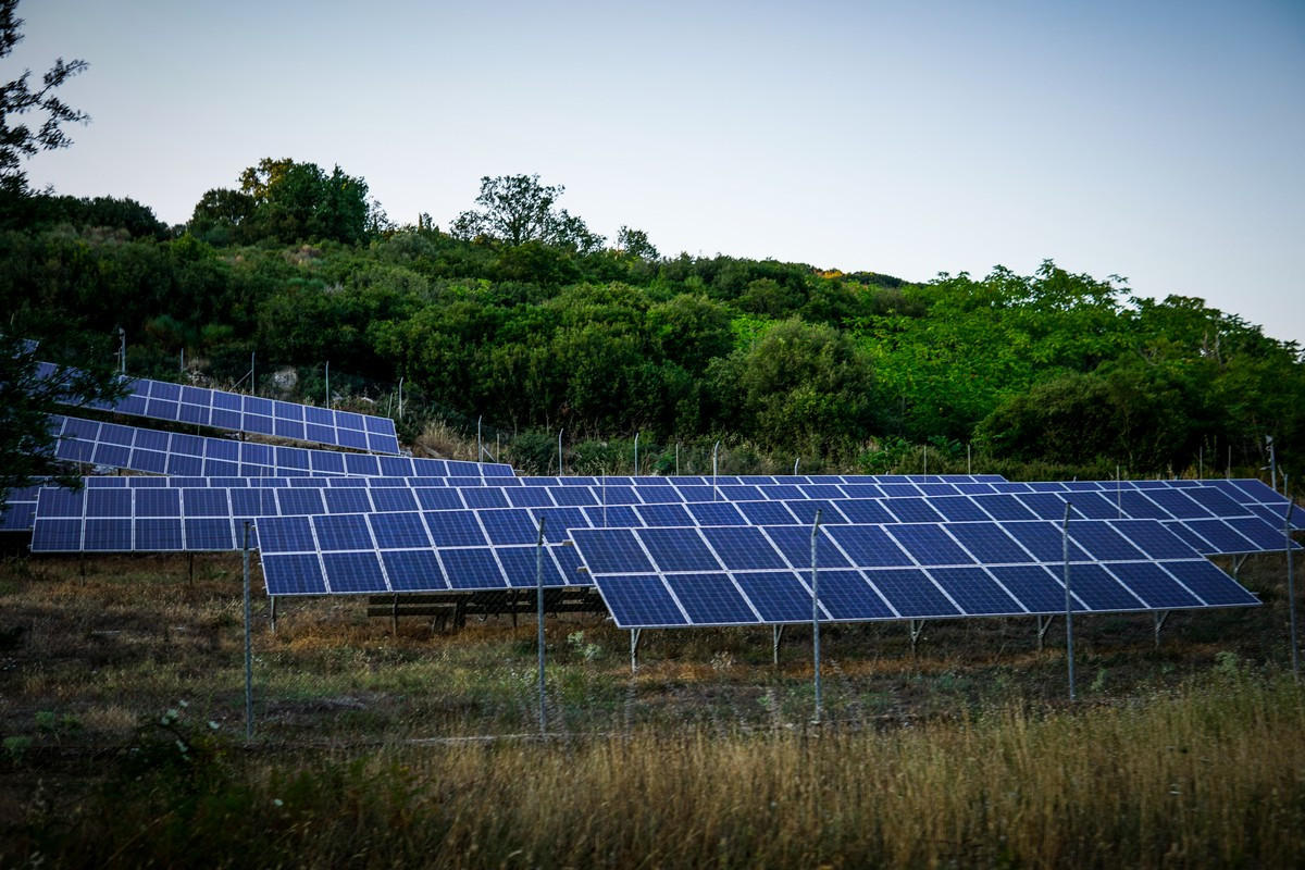 Νέο ρεκόρ για αιολική και ηλιακή ενέργεια το πρώτο εξάμηνο στην ΕΕ