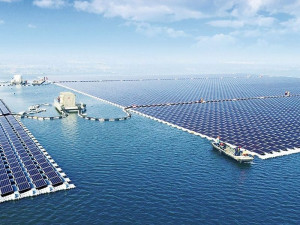 Κίνα: Σε λειτουργία η μεγαλύτερη πλωτή ηλιακή μονάδα στον κόσμο