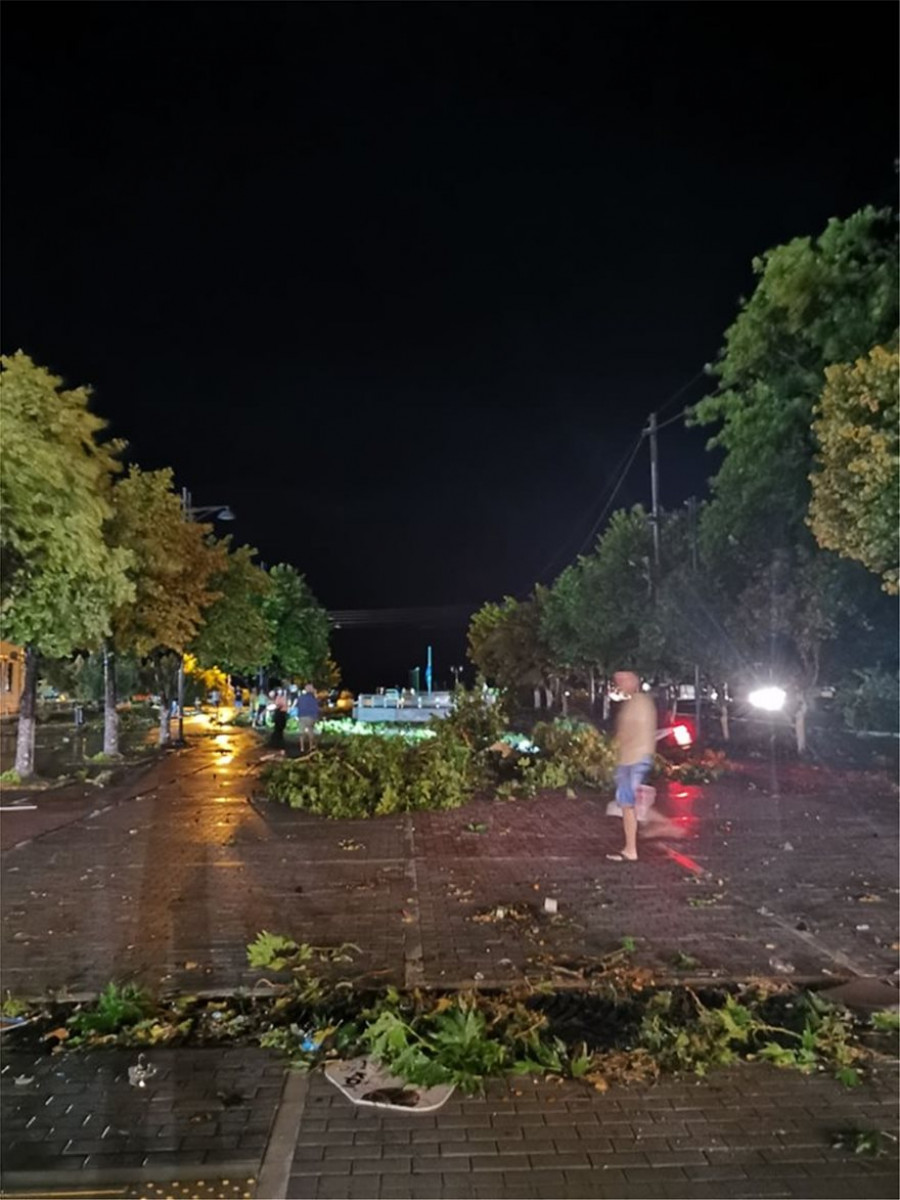 Χωρίς ρεύμα η Χαλκιδική από τη χθεσινή θεομηνία. 6 νεκροί, 1 αγνοούμενους, στους 100 και πλέον οι τραυματίες