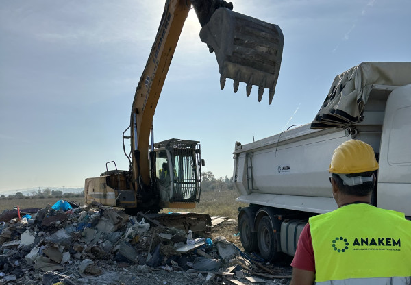 Δράση καθαρισμού και ανακύκλωσης ΑΕΚΚ από την ΑΝΑΚΕΜ σε περιοχή του Δήμου Θερμαϊκού