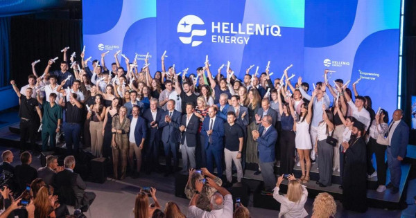 HELLENiQ ENERGY: Επιβράβευσε και φέτος τους αριστούχους νέους από τους Δήμους Θριασίου, Δυτικής Θεσσαλονίκης και Κοζάνης