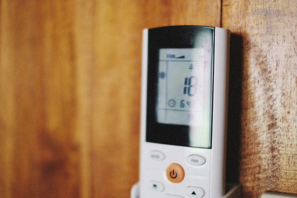 Έξι τρόποι να μειώσετε το κόστος θέρμανσης, καθώς το πετρέλαιο ξεπερνά τα 110 δολάρια